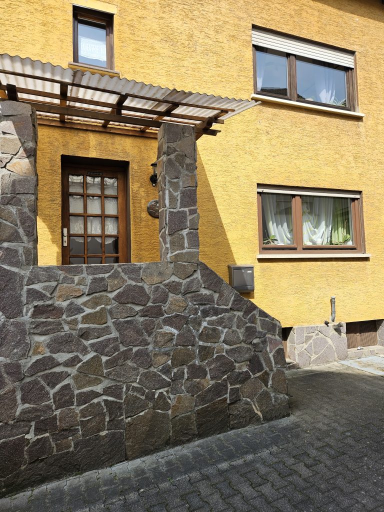 EINFAMILIENHAUS gute Verkehrsanbindung, kompakt, pflegeleicht